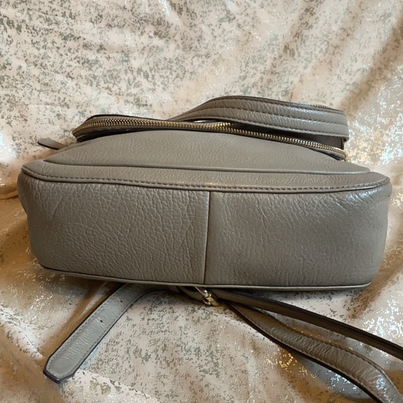 MICHAEL KORS NEUTRAL PEBBLED LEATHER CROSSBODY! - Picture 4 of 7